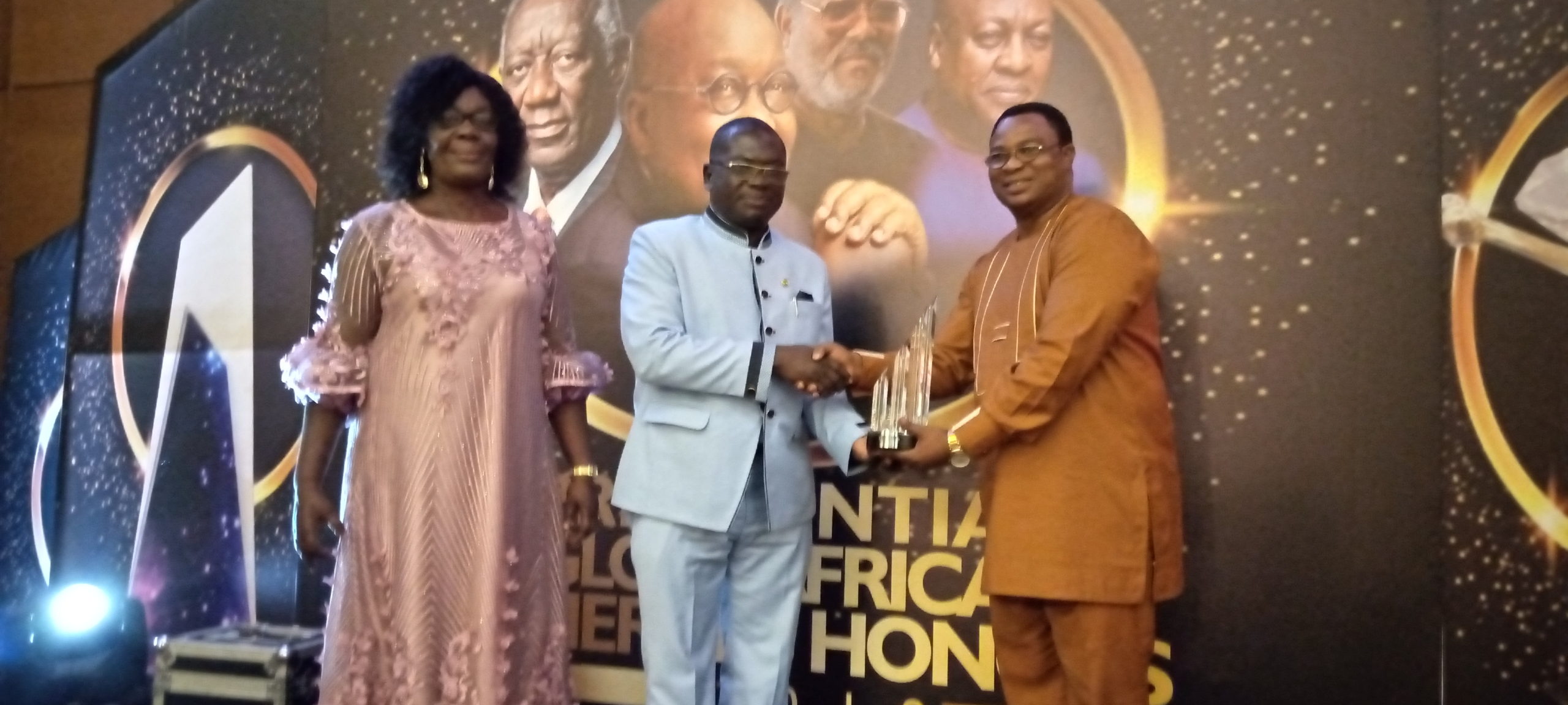 Kwadaso MCE Grabs Most Promising MCE Under Prz.Nana Addo’s Administration Award