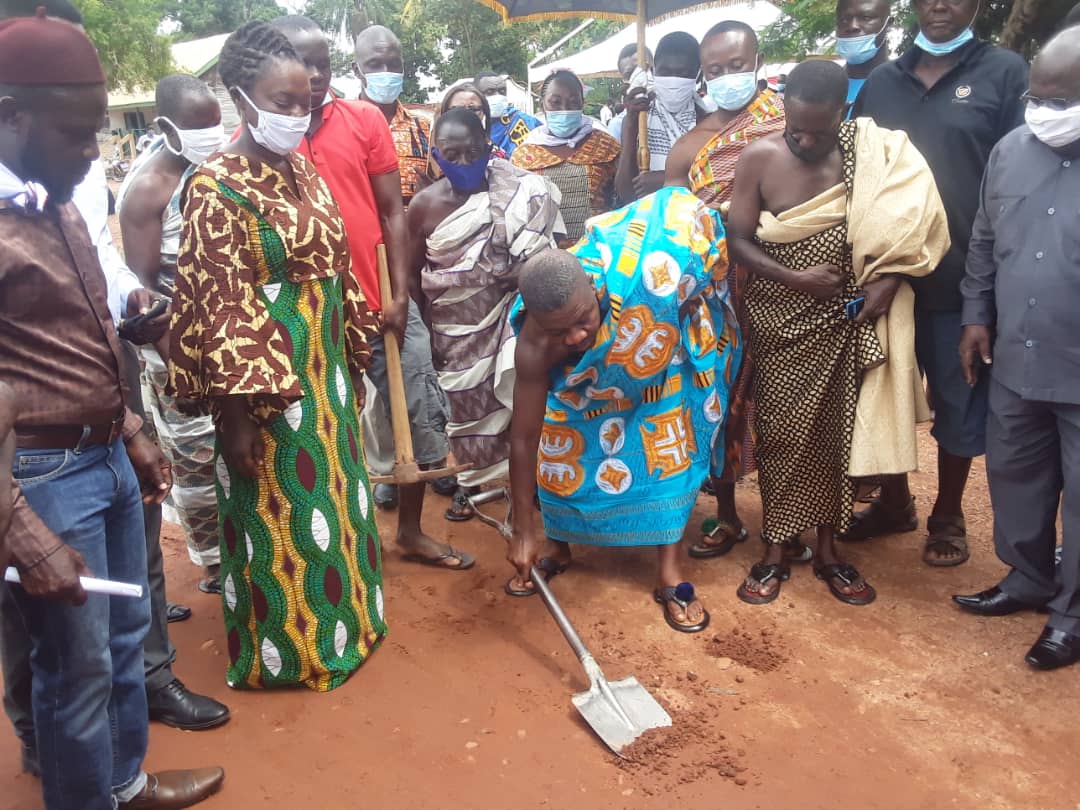 Asante-Juabeng MP Cuts Sod For The Construction Of Kubease-Juabeng Road