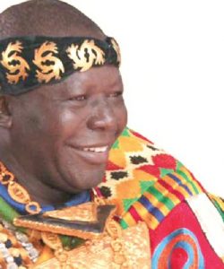 Breakingnews…Otumfour Osei Tutu II Pays 7.5billion To Kumasi Asante Kotoko As Signing-On Fee