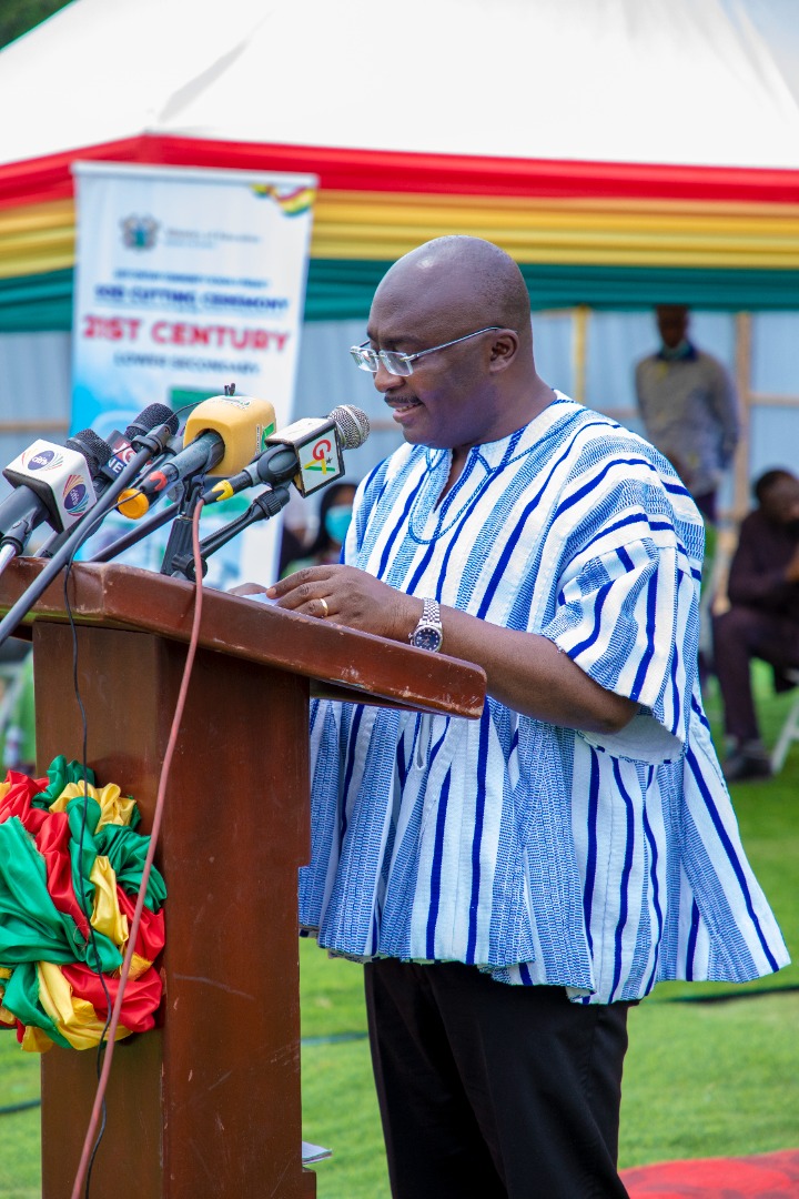Dr Bawumia cuts sod for a 21st Century Junior High School at Essikado