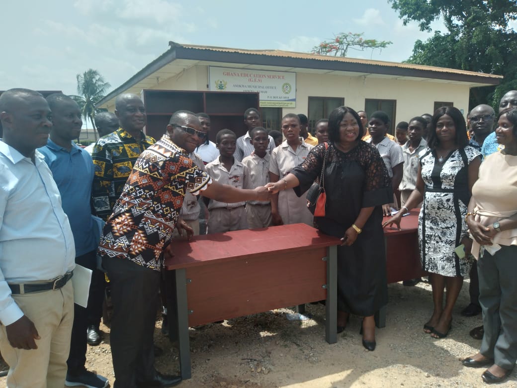 Asokwa MP Supplies Desks , Office Furniture To Directorate And Schools