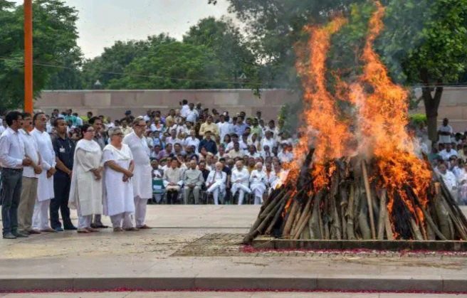 Why Do Indians Burn Their Dead People Into Ashes? What To Know