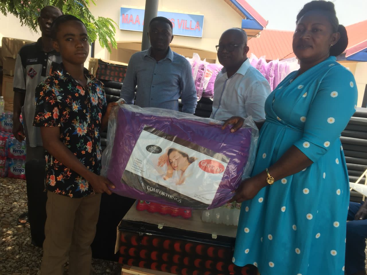 Former Amansi Central DCE Shows Love To Free SHS Students